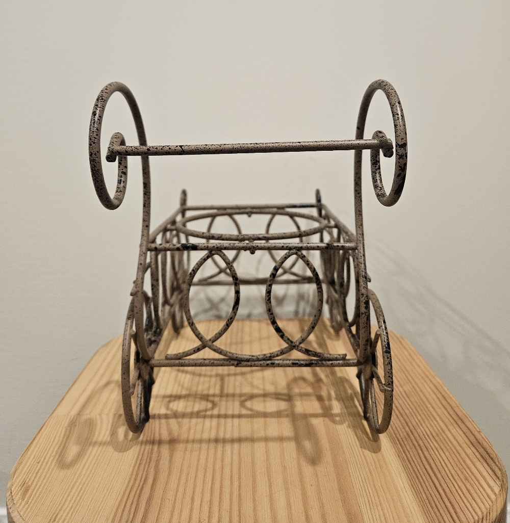 Source Unknown Rustic Metal Carriage Sculpture - Picture 4 of 5